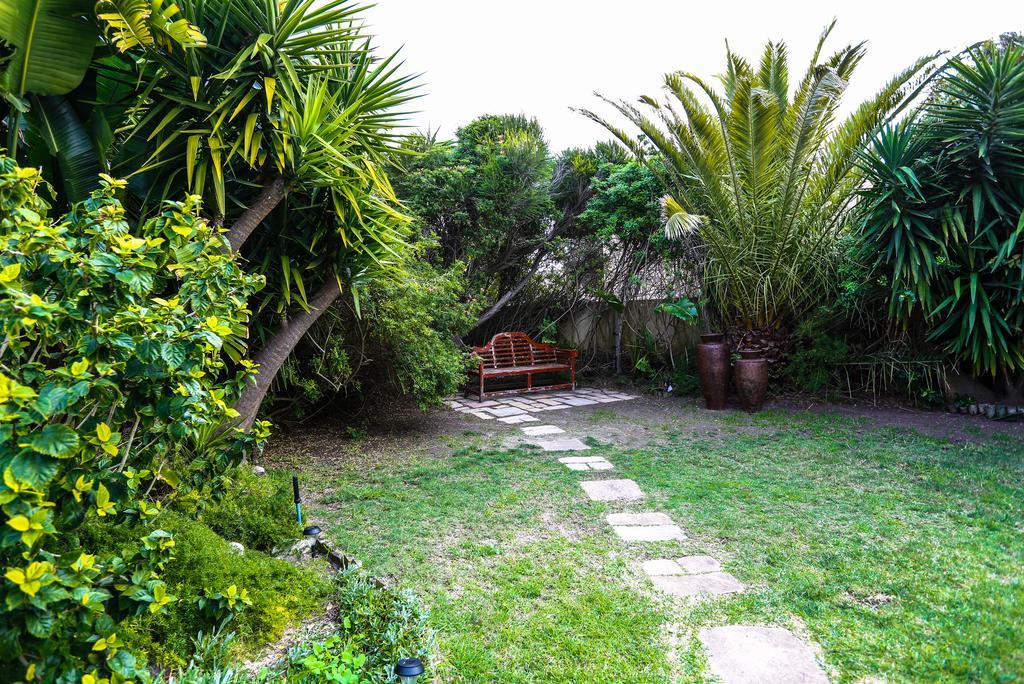 Secret Garden Guesthouse Блаубергстранд Экстерьер фото